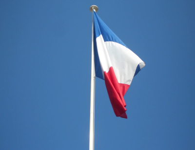 I will translate English into French